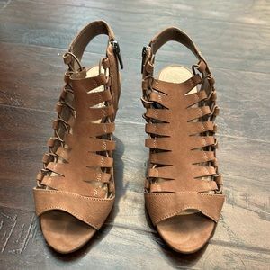 Stylish Vince Camuto Evel Caged Gladiator suede tan sandals.